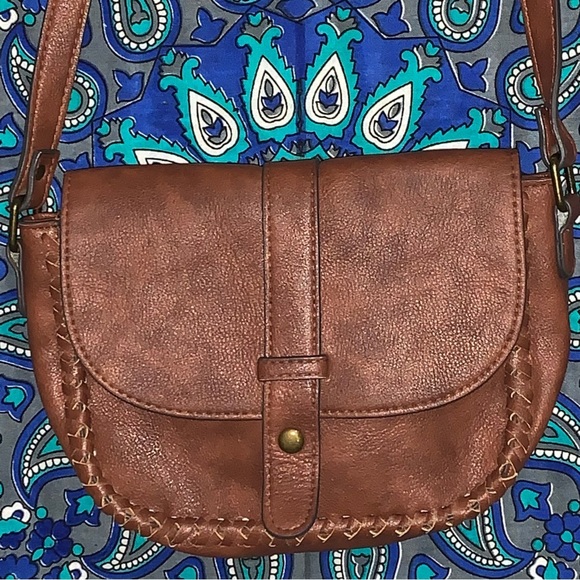 G. H. Bass & Co. Crossbody Bag - Picture 1 of 4